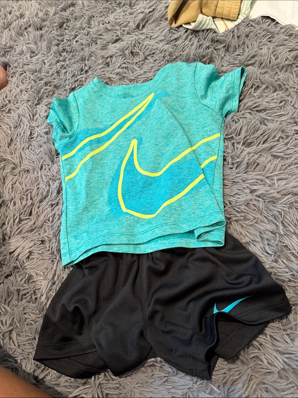 Nike Teal & Black Girls' Athletic Tee and Shorts Set with Yellow Accents